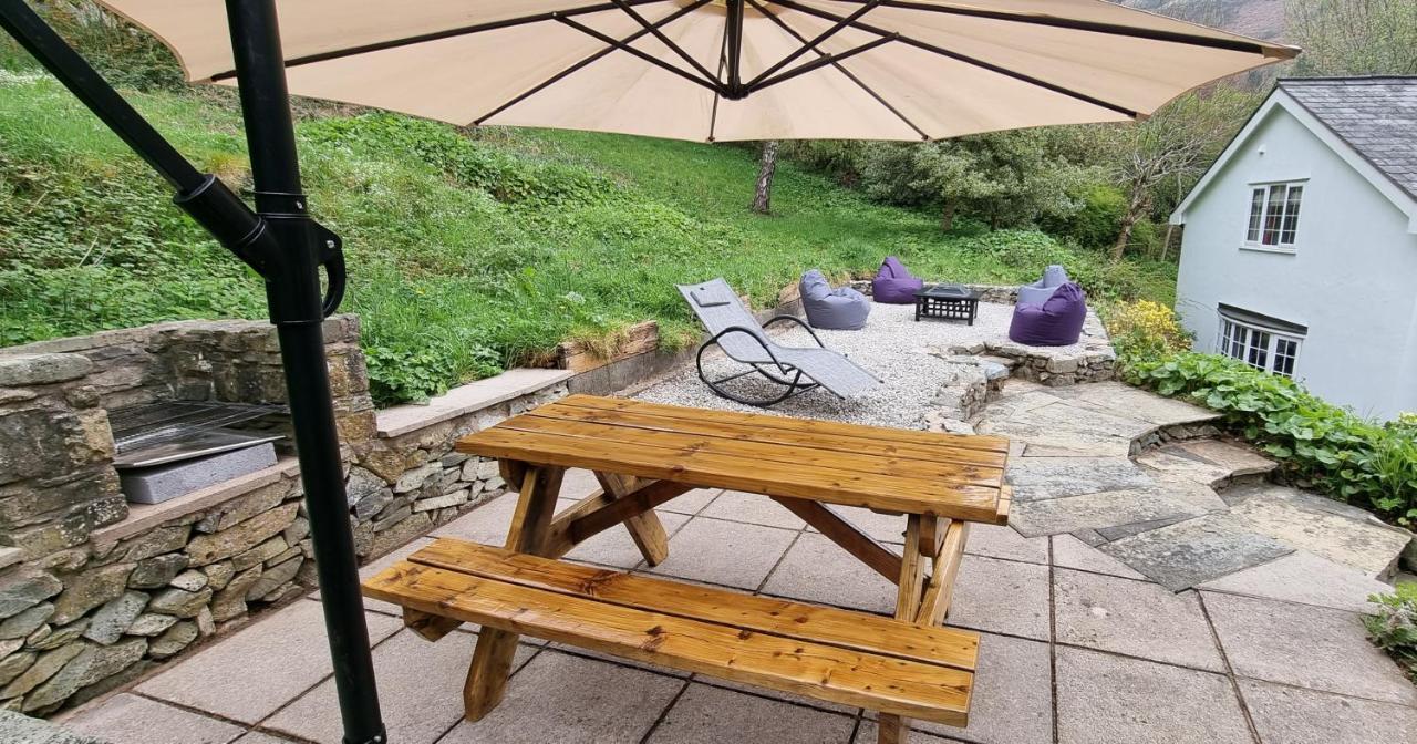 Modern And Spacious 2 Bedroom Apartment With Free Parking Llansantffraid Llansantffraid Glyn Ceiriog 외부 사진