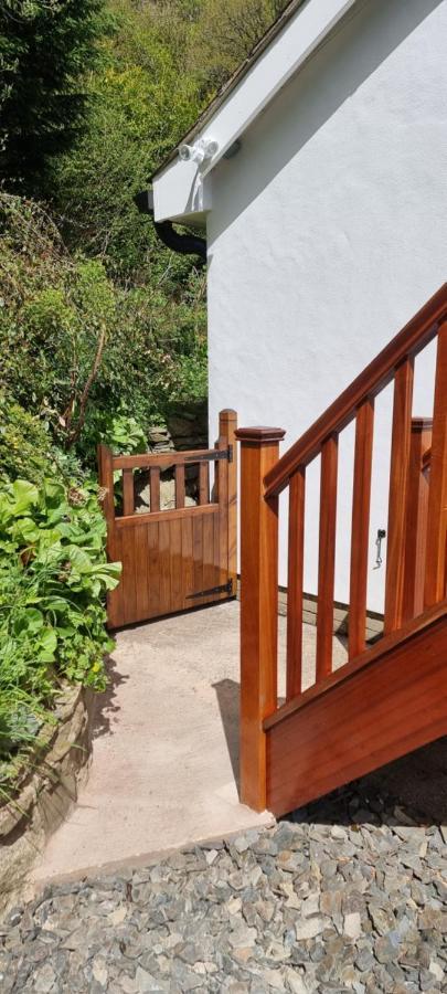 Modern And Spacious 2 Bedroom Apartment With Free Parking Llansantffraid Llansantffraid Glyn Ceiriog 외부 사진