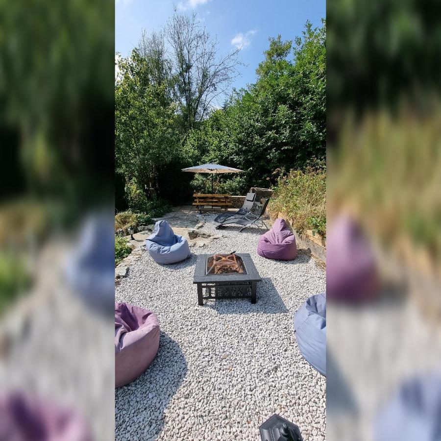 Modern And Spacious 2 Bedroom Apartment With Free Parking Llansantffraid Llansantffraid Glyn Ceiriog 외부 사진