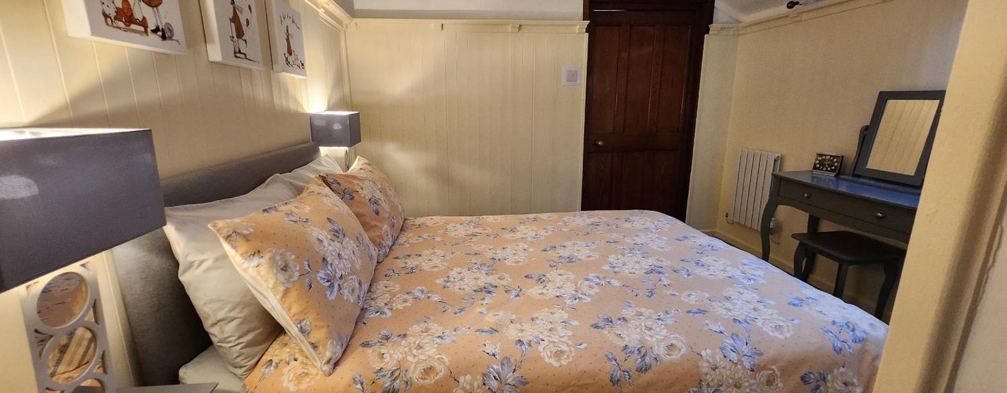 Modern And Spacious 2 Bedroom Apartment With Free Parking Llansantffraid Llansantffraid Glyn Ceiriog 외부 사진